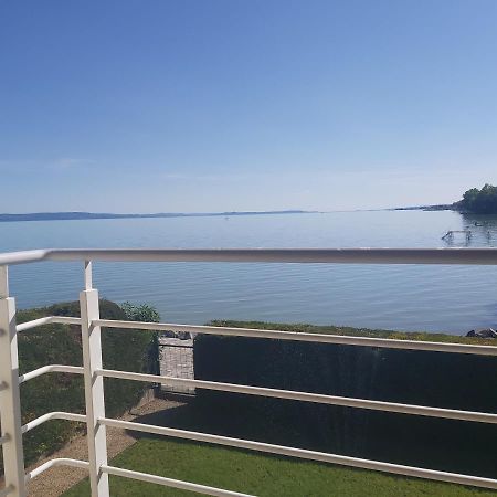 BalatonboglárApartmanhaz Horvathアパートメント エクステリア 写真