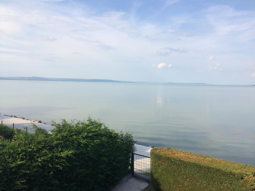 BalatonboglárApartmanhaz Horvathアパートメント エクステリア 写真